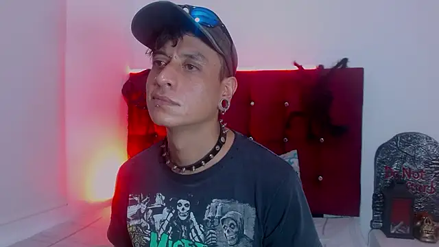 SkinnyDevil12 online show from March 2026 03:35:02 AM