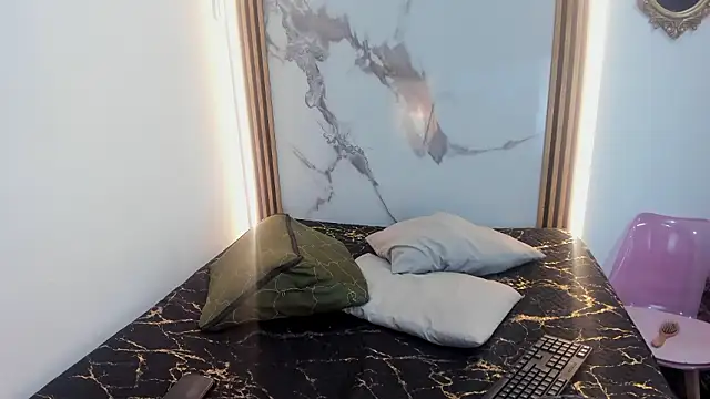 Nahomii  Doll online show from March 2026 08:04:01 PM