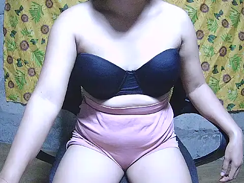 Snapshot of SweetHotBabe18 chatting on July 2026 08:45:01 AM SweetHotBabe18 online show from July 2026 08:45:01 AM