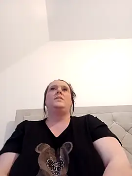 louisa36 online show from April 2026 06:38:02 PM