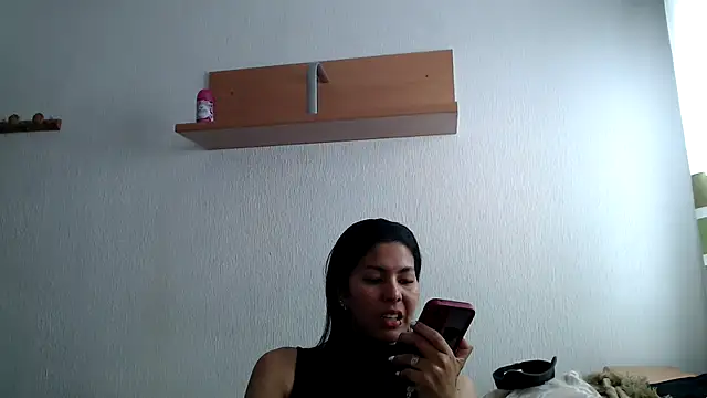 ZeforAitanna online show from May 2026 11:48:02 AM