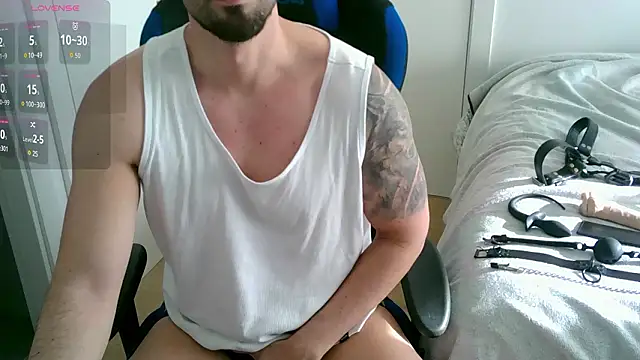 Snapshot of Sub-Titan chatting on March 2026 08:09:02 AM Sub-Titan online show from March 2026 08:09:02 AM