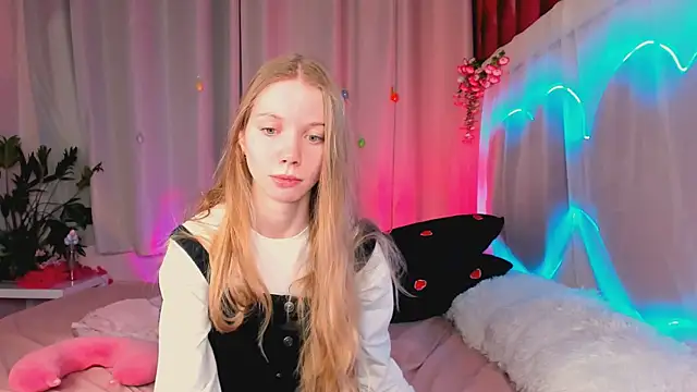 Snapshot of lada2k4 chatting on June 2026 05:03:02 AM lada2k4 online show from June 2026 05:03:02 AM