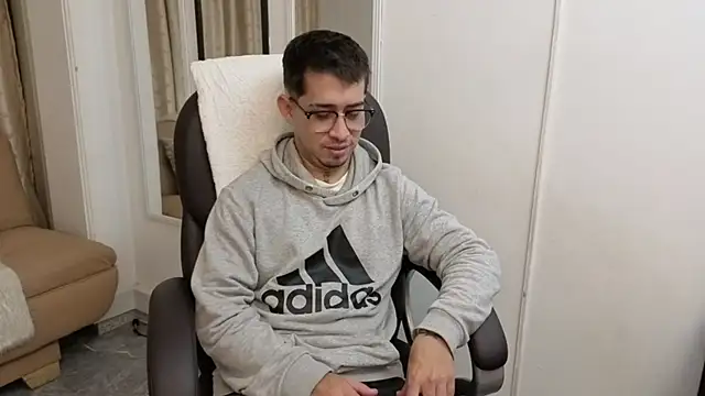 Tommas Jhonson online show from March 2026 04:06:02 AM