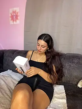 -BabyLuna online show from April 2026 01:03:02 PM