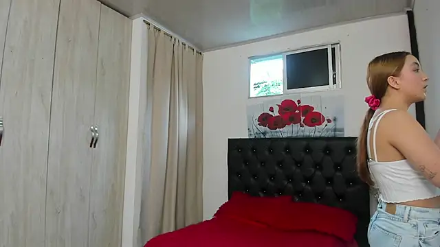 Snapshot of Kitty_f00x chatting on June 2026 08:11:01 PM Kitty f00x online show from June 2026 08:11:01 PM