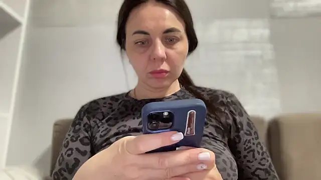 Darsy Rox online show from April 2026 04:37:02 PM