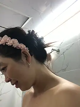 cuty lusy online show from April 2026 01:32:01 AM