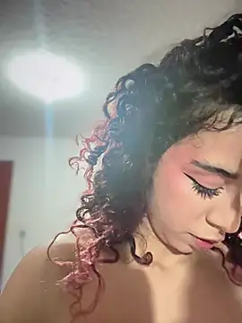 Woo isDaphne online show from March 2026 10:57:01 PM