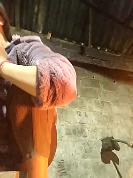 Yiyoongg online show from March 2026 12:03:02 AM