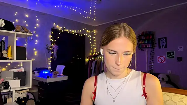 amily sunray online show from April 2026 02:43:01 PM