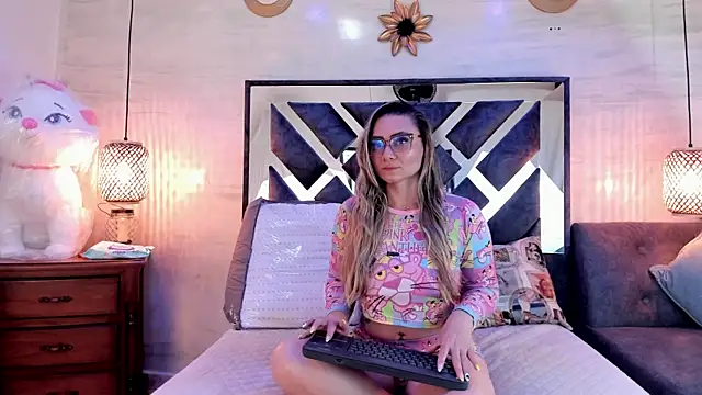 annie vega17  online show from April 2026 01:27:01 AM