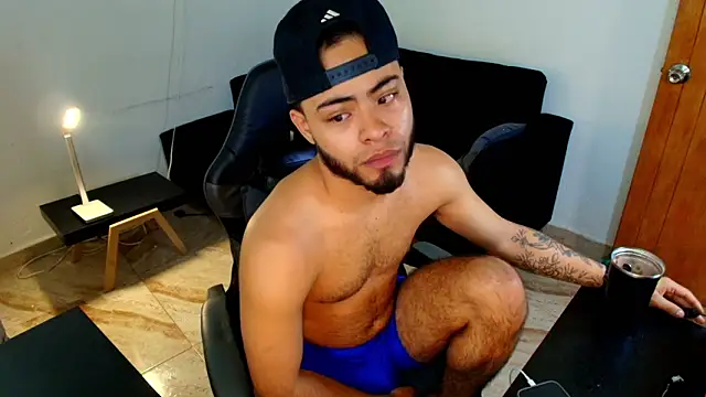 Xanderstone00 online show from March 2026 04:21:02 PM