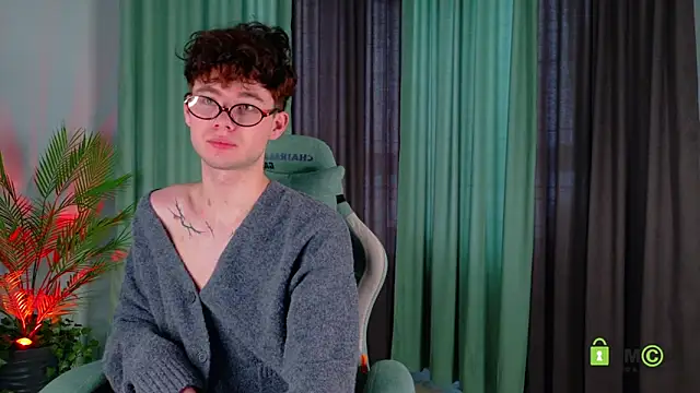 Snapshot of moon_Gloww chatting on March 2026 01:54:02 AM moon Gloww online show from March 2026 01:54:02 AM