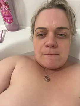 Piper Milf 36 online show from February 2026 08:20:01 PM