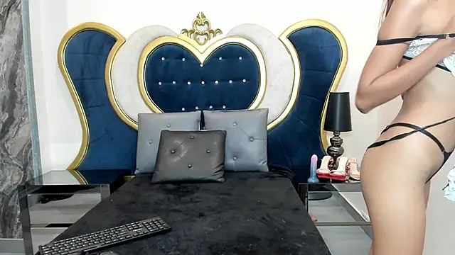 LinaSalazar online show from March 2026 11:30:02 PM