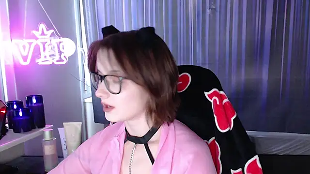 LunaXcherry online show from July 2026 05:38:02 PM