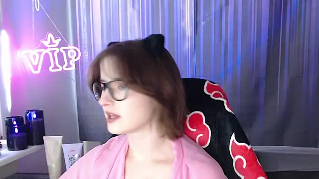 LunaXcherry online show from July 2026 04:49:02 PM