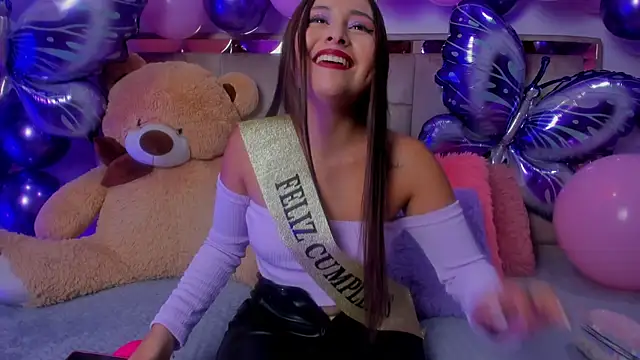 Snapshot of JuliettaArlet chatting on June 2026 12:04:02 PM JuliettaArlet online show from June 2026 12:04:02 PM