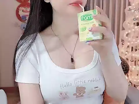 Agnelyn    online show from April 2026 02:01:01 AM