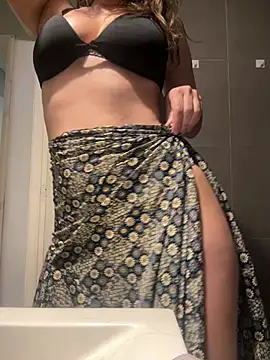 justinahallo online show from July 2026 01:56:01 AM