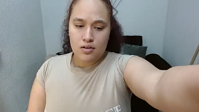 leilanewgirl online show from April 2026 12:21:01 PM