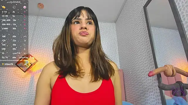 KAROLAGREY online show from April 2026 01:41:01 PM