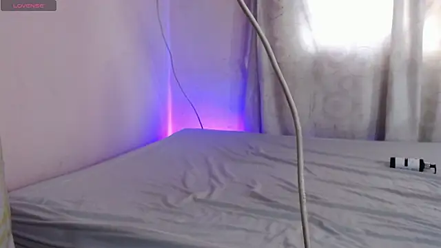 Gigi Moss1 online show from April 2026 06:37:01 PM