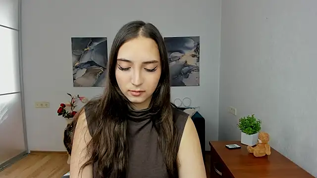 Effy Royse online show from March 2026 07:03:01 AM