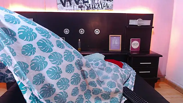 ShannySweett online show from April 2026 11:04:01 AM