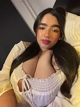 Snapshot of Mayaslow chatting on May 2026 07:32:02 PM Mayaslow online show from May 2026 07:32:02 PM