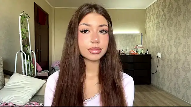 Snapshot of You_Club_Winx chatting on June 2026 07:32:02 AM You Club Winx online show from June 2026 07:32:02 AM