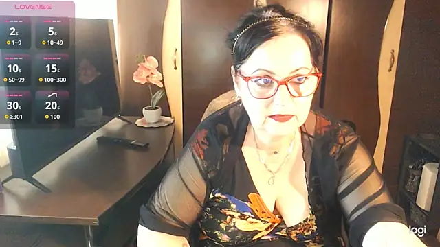 Snapshot of exiMIlf chatting on June 2026 11:13:02 AM exiMIlf online show from June 2026 11:13:02 AM