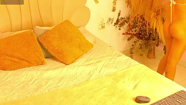 AURORA BLOOM CR online show from March 2026 11:37:01 AM