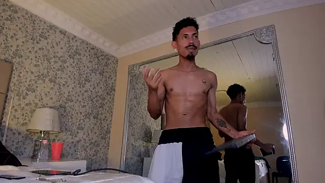 NoaahTylor online show from April 2026 06:19:01 AM