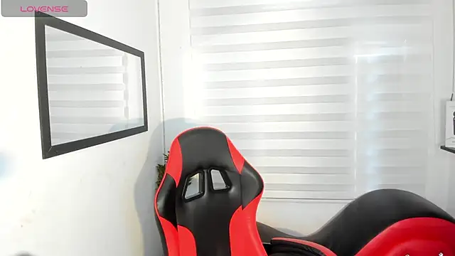 Emily Jonesh online show from April 2026 12:53:02 PM