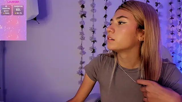 Chris Velvett online show from April 2026 07:32:01 PM