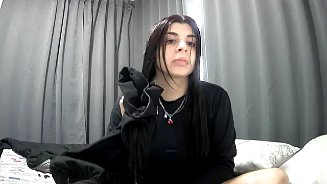 Snapshot of violetazein7 chatting on April 2026 06:42:01 PM violetazein7 online show from April 2026 06:42:01 PM