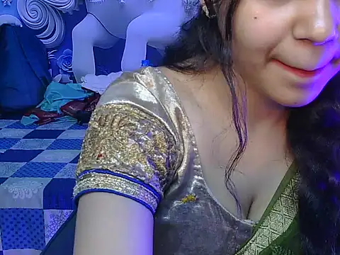 its-sarika01 online show from March 2026 06:32:01 AM
