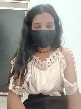 Snapshot of Desi_Couple_P chatting on July 2026 01:31:02 AM Desi Couple P online show from July 2026 01:31:02 AM