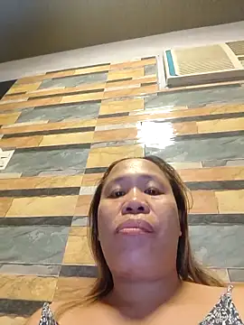 squirtshantal online show from March 2026 12:43:01 PM