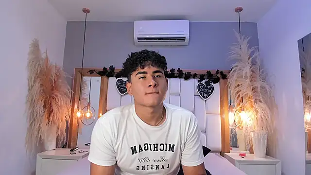 Bastixvontade online show from April 2026 10:33:02 PM