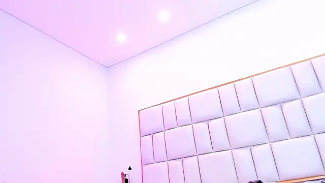 Violetta-foxx online show from March 2026 08:01:02 PM