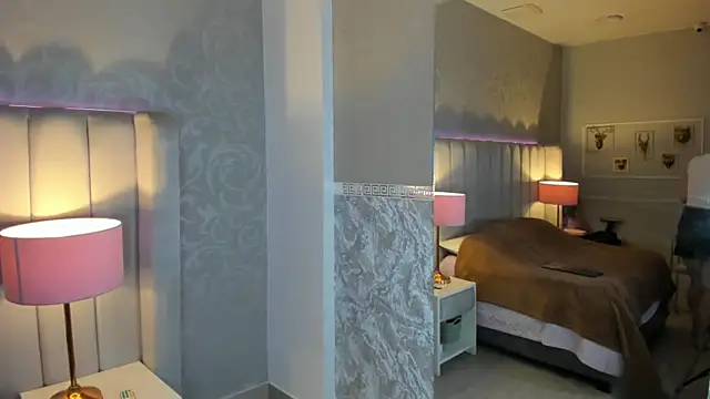 Raven1fox online show from April 2026 03:45:01 AM