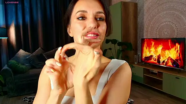 Shanita moon online show from March 2026 05:41:02 PM