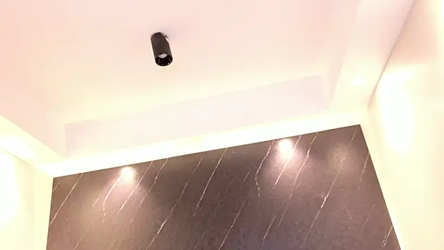 Kinsleybrown online show from April 2026 04:12:01 AM