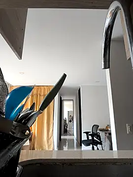 violet-grey online show from April 2026 02:24:01 PM