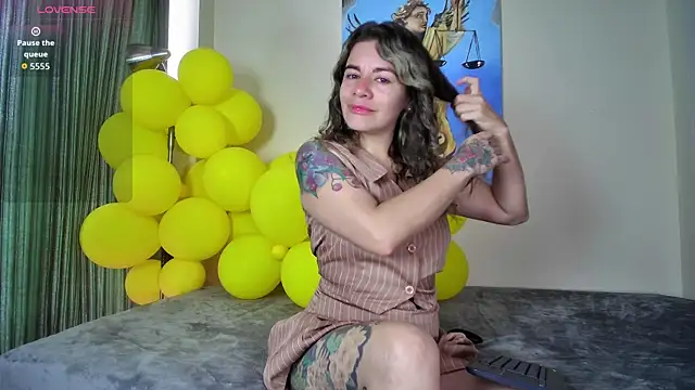 oriana thomson01 online show from May 2026 04:02:02 PM