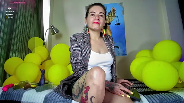 oriana thomson01 online show from May 2026 02:22:02 PM