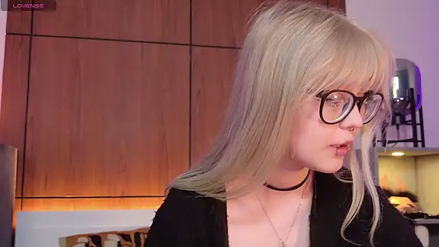 MoliQin online show from April 2026 07:46:01 AM